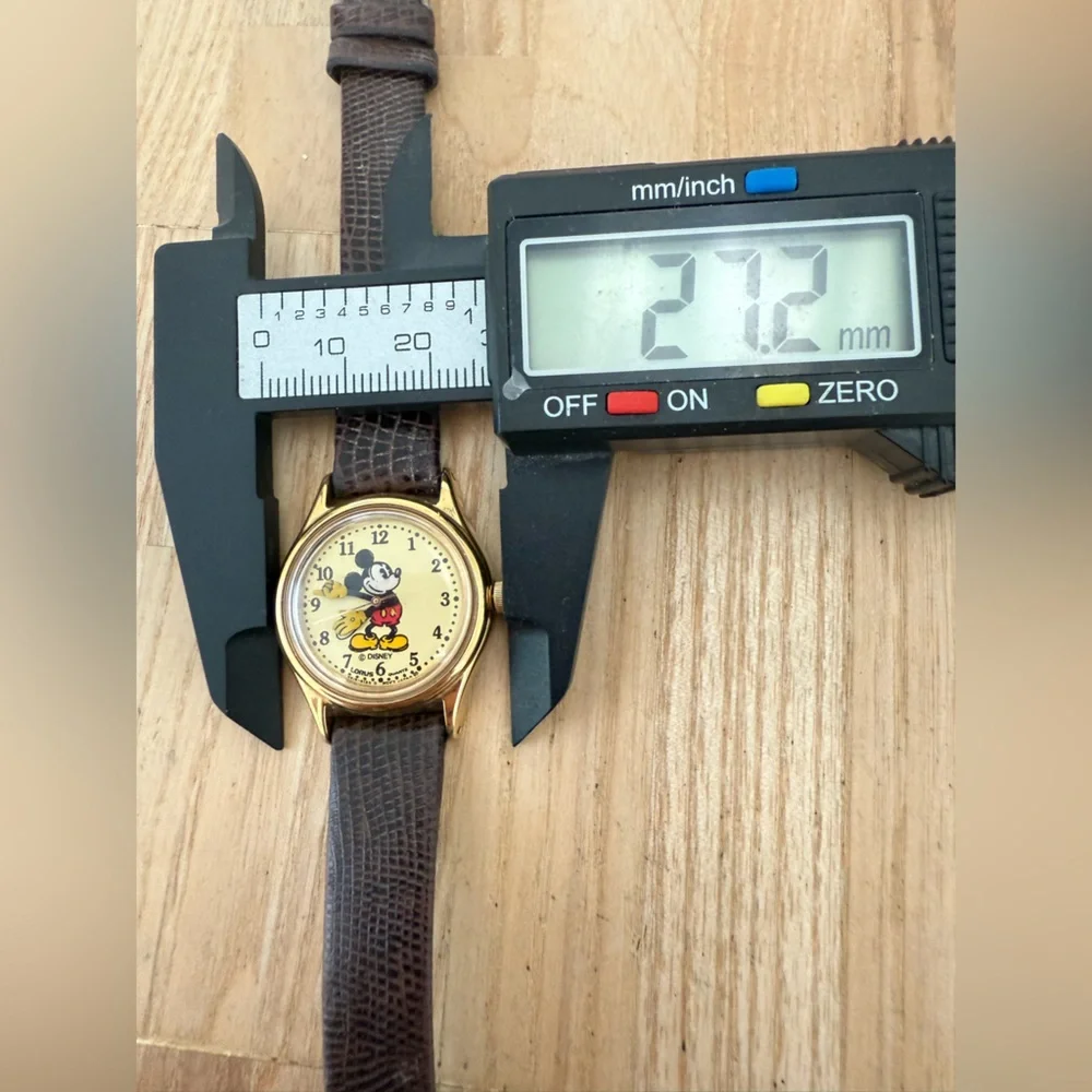 Vintage Lorus Disney Mickey Mouse ladies leather watch NEW BATTERY